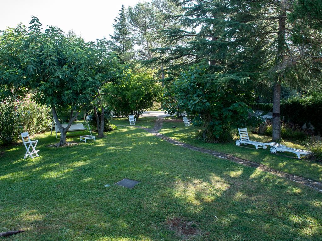 Residence Miro, Gites Avec Piscine Chauffee Et Tennis Les Arcs-sur-Argens Exterior foto